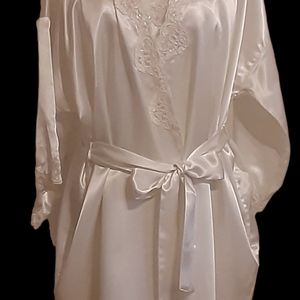 VICTORIA SECRET GORGEOUS GOWN